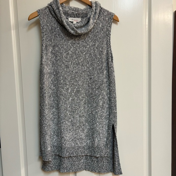 Two by Vince Camuto Sweaters - Two by Vince Camuto Sleeveless Cowl Neck Top/ Tunic size Medium